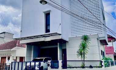 Rumah Scandinavian Semi Furnished dekat Kampus Stipram Yogyakarta
