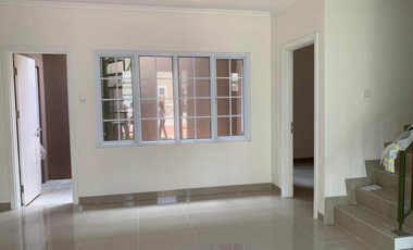 Rumah 2 Lt di Paramount Village, Cluster Kelud, Manyaran, Semarang Brt