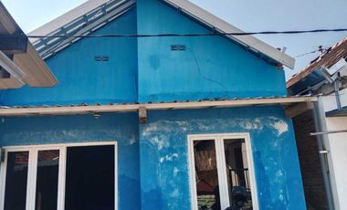 Rumah di Dekat Pujasera Jiwan