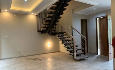 Rumah baru view golf cigadung dekat dago resort pakar