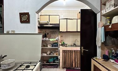 Rumah Hook 2 Lt di Area Premium Jakarta Selatan Siap Huni -14549