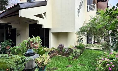 Rumah Hook 2 Lt di Area Premium Jakarta Selatan Siap Huni -14549