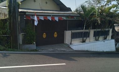 Rumah DiJual Cepat Di Jalan Raya Taman Safari Prigen Pasuruan