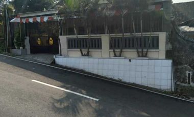 Rumah DiJual Cepat Di Jalan Raya Taman Safari Prigen Pasuruan