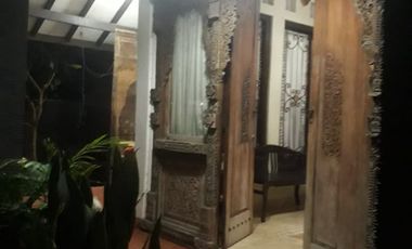 Rumah bagus 2 lantai murah di jalan kaliurang km 7