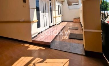 rumah sewa bagus siap huni daerah lebak indah mas surabaya timur