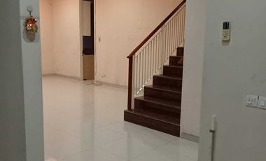 Sewa Rumah Pakuwon Indah Surabaya Bisa Full Furnished
