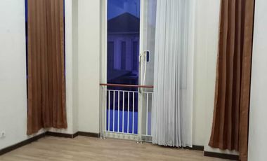 Sewa Rumah Pakuwon Indah Surabaya Bisa Full Furnished