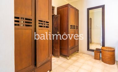 Cantik Villa Dua Kamar Tidur Di Tepi Pantai Sanur