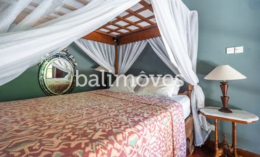 Cantik Villa Dua Kamar Tidur Di Tepi Pantai Sanur
