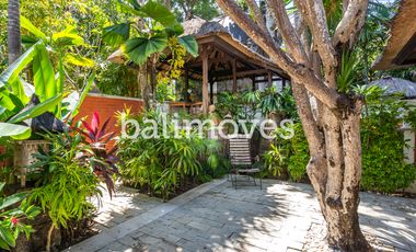 Cantik Villa Dua Kamar Tidur Di Tepi Pantai Sanur