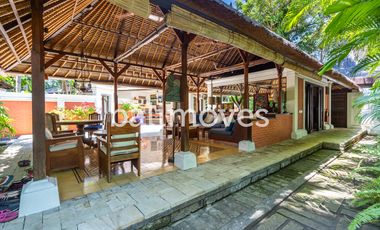 Cantik Villa Dua Kamar Tidur Di Tepi Pantai Sanur