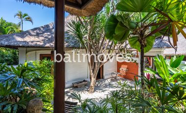 Cantik Villa Dua Kamar Tidur Di Tepi Pantai Sanur