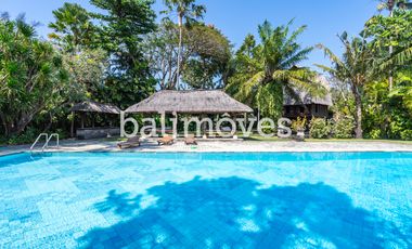 Cantik Villa Dua Kamar Tidur Di Tepi Pantai Sanur