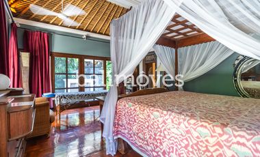Cantik Villa Dua Kamar Tidur Di Tepi Pantai Sanur