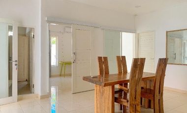 Villa dengan kolam renang pribadi di green valley Senggigi