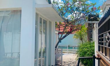 Villa dengan kolam renang pribadi di green valley Senggigi