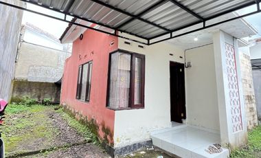 Rumah di kompleks perumahan Kekeri Lombok barat