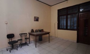 Jual Rumah 2 Lantai Semi Furnished di Komplek Cimanuk, Cirebon