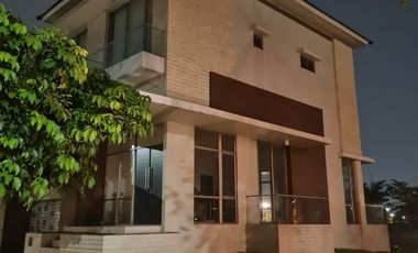 Sewa Rumah Megah di Cluster Riverside Boulevard PIK 2