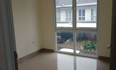 Rumah Minimalis 2 lantai, siap huni dekat tol Jatikarya