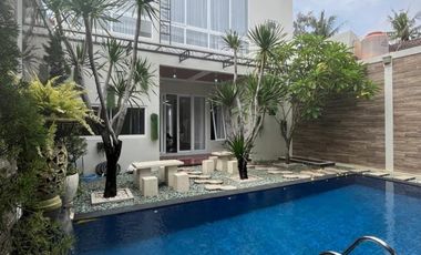 Rumah Mewah Cantik 2 Lt Dengan Private Pool Di Seputaran Jln Palagan