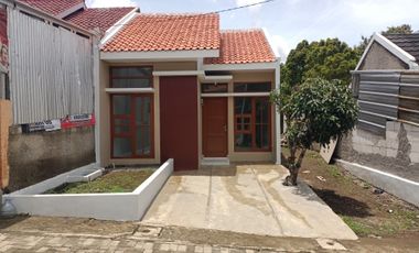 Jual Rumah Siap Huni Bisa KPR Di jln Hj Ghofur paku Haji Cimahi KBB