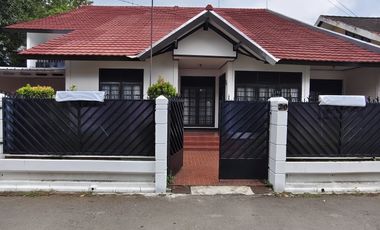 Rumah terawat dibawah NJOP lokasi strategis Suryalaya buahbatu bandung