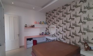 Dijual rumah mewah siap pakai Jl. Surya - Komp. Surya Residence