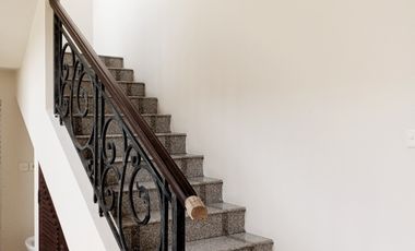 Disewakan Rumah Minimalis Wisata Bukit Mas Wiyung 4 Kamar Luas 240m