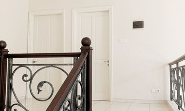 Disewakan Rumah Minimalis Wisata Bukit Mas Wiyung 4 Kamar Luas 240m