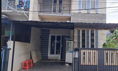 Di Jual Murah Rumah Hoek 2 Lantai 10x10 Villa Melati Mas