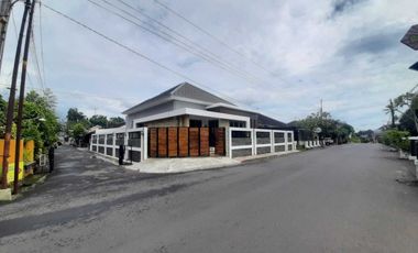 Menarik Di jual Rumah Baru Area Kota Madya