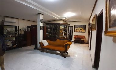 Rumah Luas 365 m Furnish Laweyan Solokota