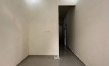 Rumah 15 menit ke Summarecon Mall Bekasi SHM Bebas Banjir J-33712