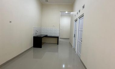 Rumah 15 menit ke Summarecon Mall Bekasi SHM Bebas Banjir J-33712