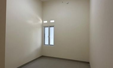 Rumah 15 menit ke Summarecon Mall Bekasi SHM Bebas Banjir J-33712