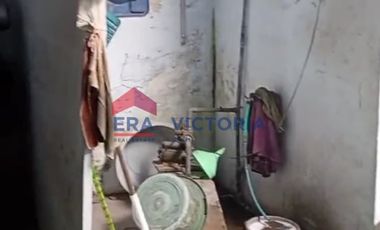 Rumah dinpinggir jalan besar kota kediri