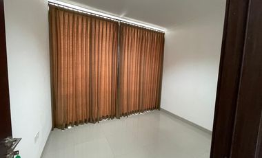 Sewa Rumah PIK 2 uk 4,5x10 2 Kamar ada AC dan Gorden 35 Juta saja