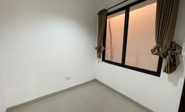 Sewa Rumah PIK 2 uk 4,5x10 2 Kamar ada AC dan Gorden 35 Juta saja