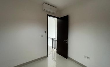 Sewa Rumah PIK 2 uk 4,5x10 2 Kamar ada AC dan Gorden 35 Juta saja
