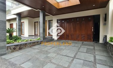 TROPICAL HOUSE JATI PADANG JAKSEL