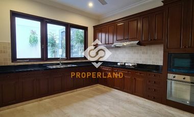 TROPICAL HOUSE JATI PADANG JAKSEL