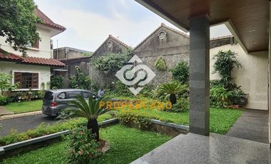 TROPICAL HOUSE JATI PADANG JAKSEL