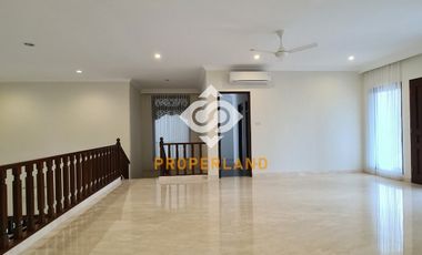 TROPICAL HOUSE JATI PADANG JAKSEL