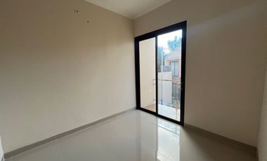 Rumah SHM 2 Lt Hadap Utara 14 Menit ke Mitra Keluarga Jatiasih J-35961