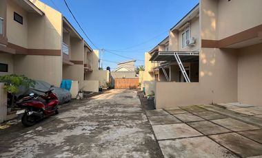 Rumah SHM 2 Lt Hadap Utara 14 Menit ke Mitra Keluarga Jatiasih J-35961