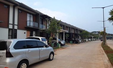 DISEWAKAN RUMAH 2 LANTAI DI CENDANA LIPPO KARAWACI UTARA