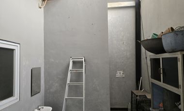 Rumah ruang usaha pinggir jalan lokasi ramai padat di Kencanaloka