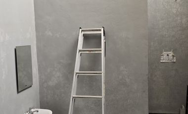 Rumah ruang usaha pinggir jalan lokasi ramai padat di Kencanaloka